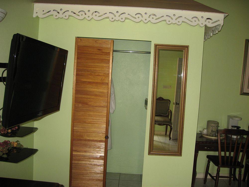 Villa Sonate Runaway Bay Buitenkant foto