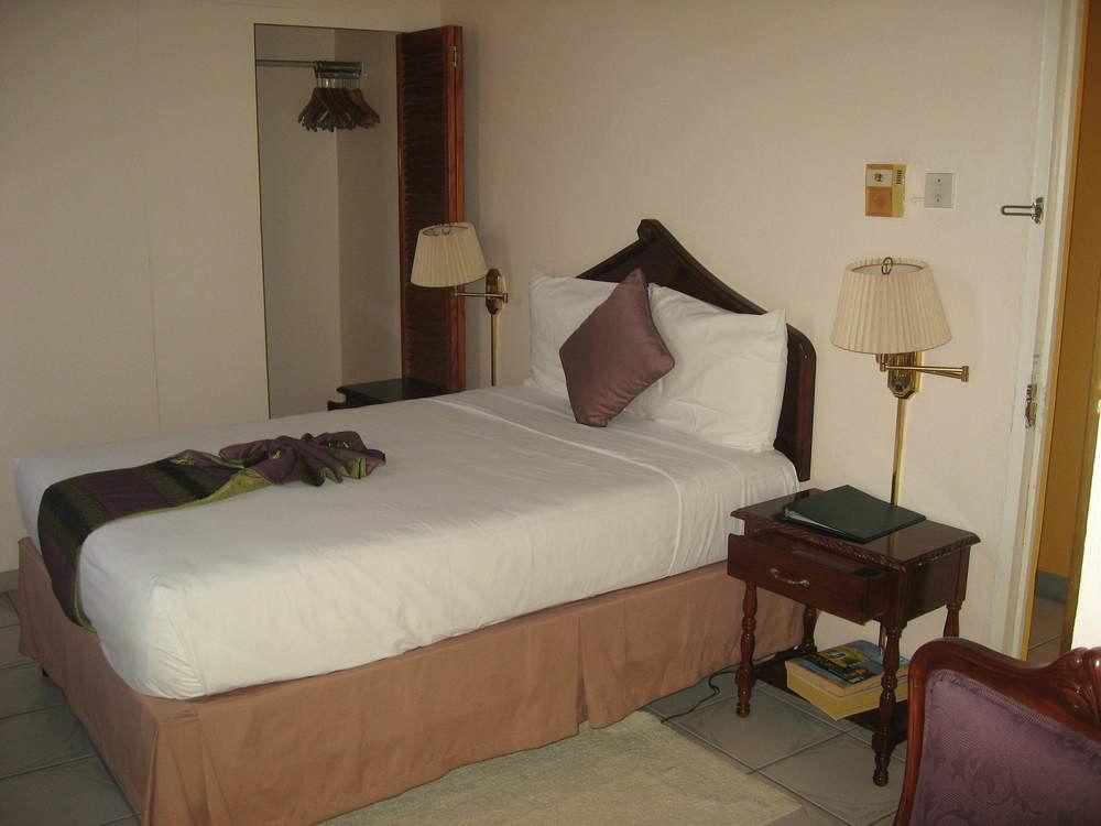 Villa Sonate Runaway Bay Buitenkant foto