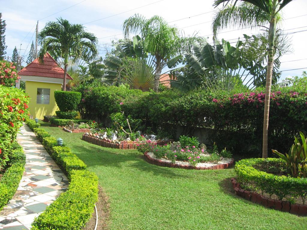Villa Sonate Runaway Bay Buitenkant foto