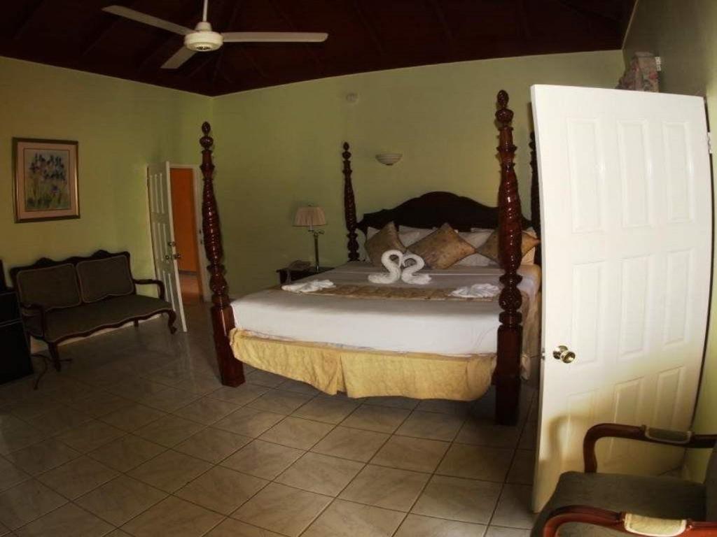 Villa Sonate Runaway Bay Buitenkant foto