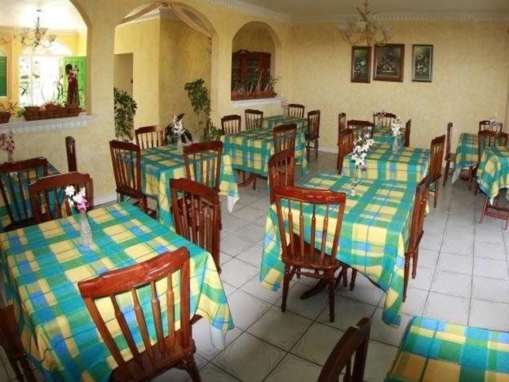 Villa Sonate Runaway Bay Buitenkant foto