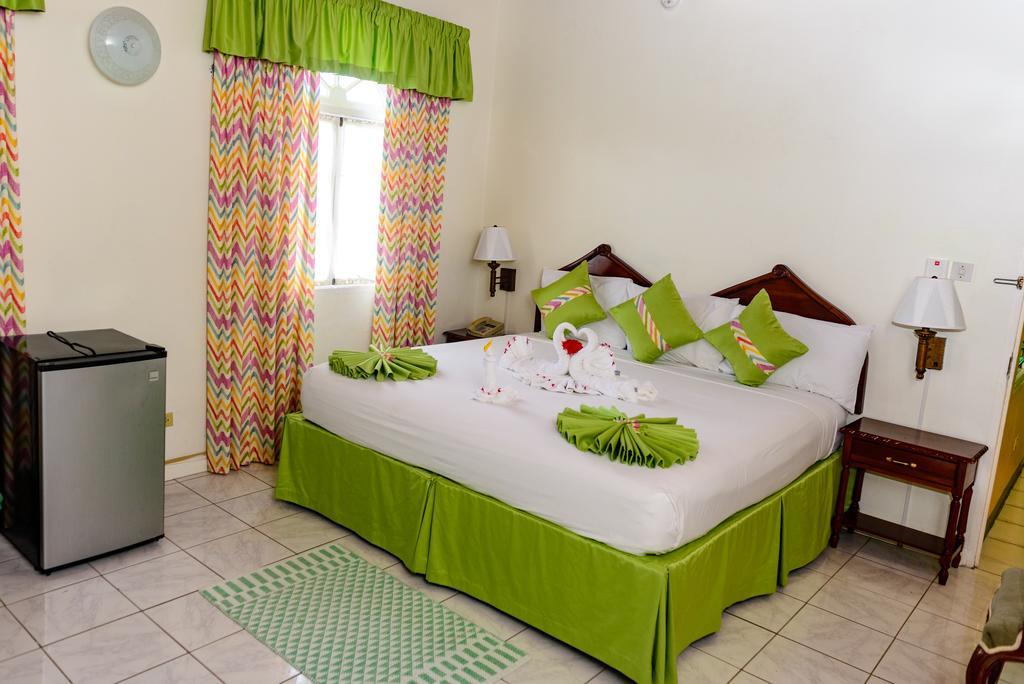 Villa Sonate Runaway Bay Buitenkant foto