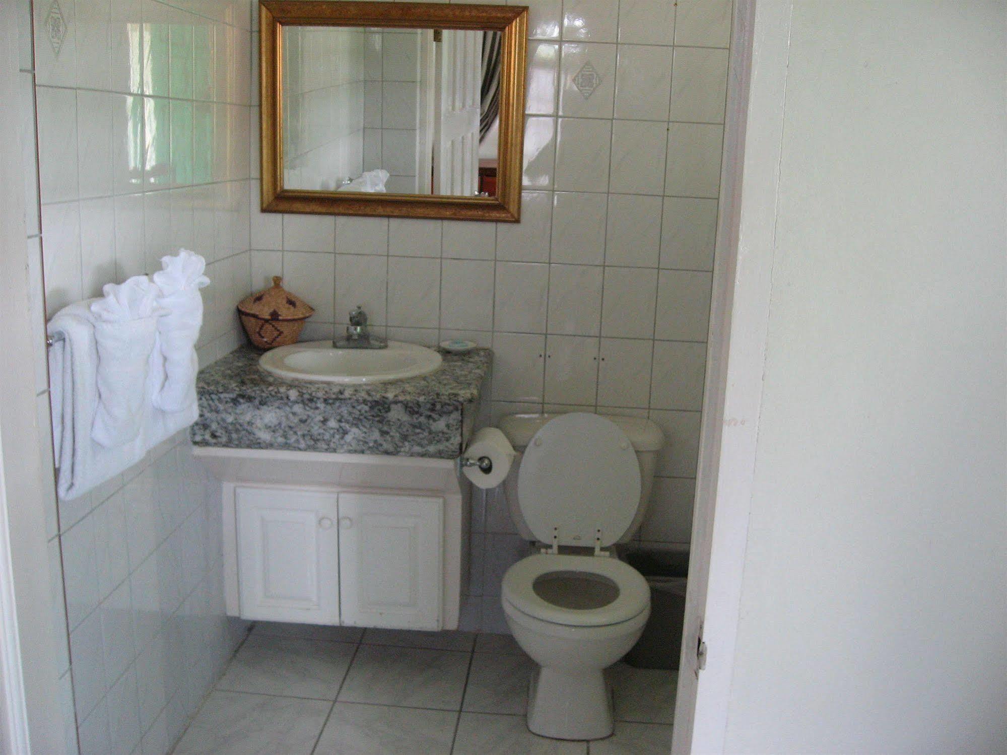 Villa Sonate Runaway Bay Buitenkant foto