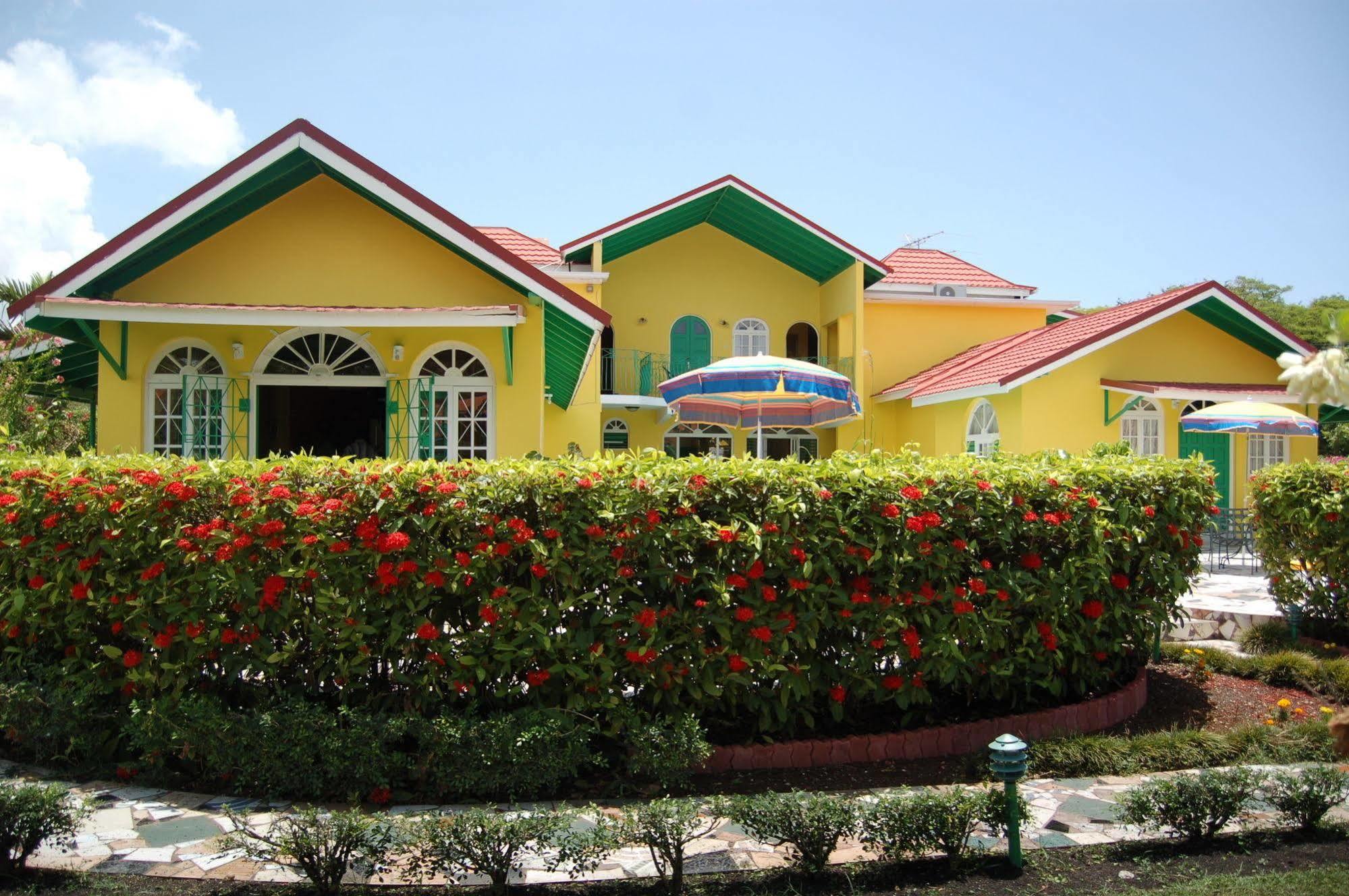 Villa Sonate Runaway Bay Buitenkant foto